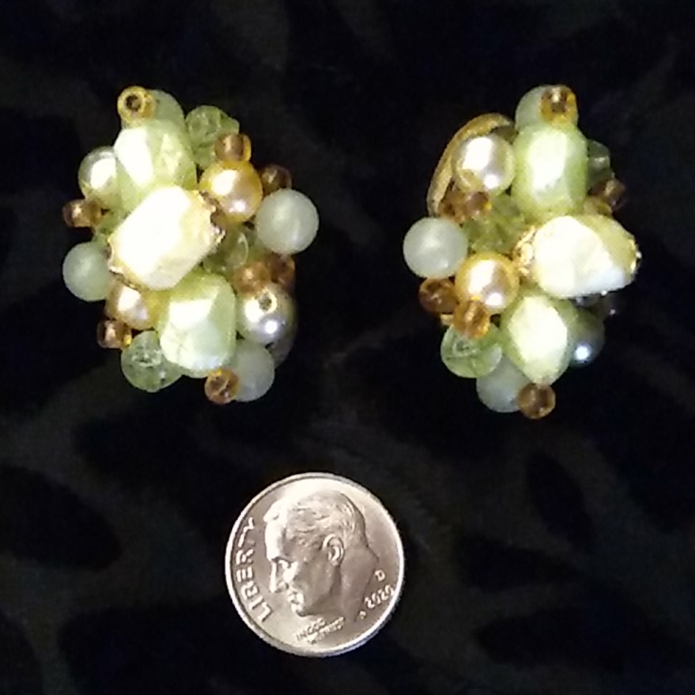 Vintage green cluster German clip on earrings